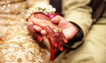 বিয়ে ও সন্তান গ্রহণে আগ্রহ কমছে তরুণদের