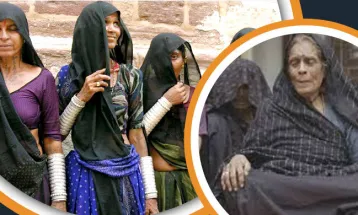 টাকার বিনিময়ে মৃতের বাড়ি গিয়ে কাঁদেন তারা