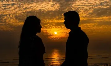 প্রাক্তন প্রেমিকের সঙ্গে দেখা হলে কী বলবেন?