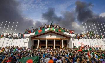 স্বৈরাচার হাসিনার পলায়ন, ঢাকামুখী জনস্রোত