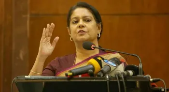 নগর ব্যবসায়ীদের নয়, নাগরিকদের হাতে তুলে দিতে হবে : পরিবেশ উপদেষ্টা