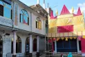 লালমনিরহাটে একই আঙিনায় শতবর্ষী মসজিদ-মন্দির