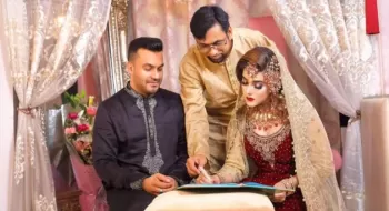 দ্বিতীয় বিয়ের ছবি প্রকাশ করলেন মাহি