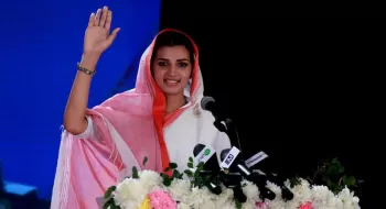নেত্রী রূপে বর্ষা
