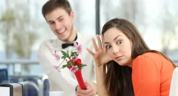 আপনার ভালোবাসা একতরফা নয় তো? জানুন ৫ লক্ষণে