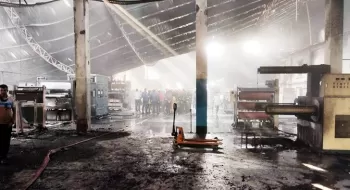 সান্তাহারে প্লাস্টিক কারখানায় আগুন, ৫ জনের মৃত্যু