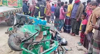 বগুড়ায় বাসচাপায় অটোরিকশার ৫ যাত্রী নিহত