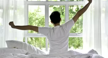 পুরুষরা সকালে উঠে এই ৫ ভুল করবেন না