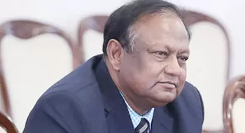 ক্ষোভের মুখে বাণিজ্যমন্ত্রী