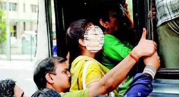 ঢাকার গণপরিবহনে হয়রানির শিকার ৬৩ শতাংশ নারী