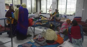 কুড়িগ্রামে কনকনে ঠান্ডায় চরম দুর্ভোগে মানুষজন