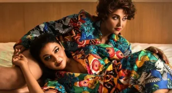 অন্তর্জালে ঝড় তুলেছেন জয়া-স্বস্তিকা