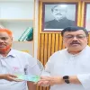 কুড়িয়ে পাওয়া ৫০ হাজার টাকা প্রকৃত মালিককে ফিরিয়ে দিলেন সৈয়দপুর উপজেলা চেয়ারম্যান