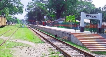বামনডাঙ্গা রেলওয়ে স্টেশন দেড় কোটি টাকায় আধুনিকায়ন হলেও বাড়েনি যাত্রী সেবা