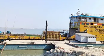 আবার বন্ধ হলো চিলমারী-রৌমারী ফেরি পারাপার