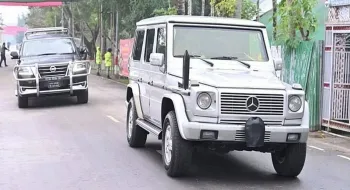প্রটোকল ছাড়া পতাকাবিহীন গাড়িতে কোটালিপাড়ায় প্রধানমন্ত্রী