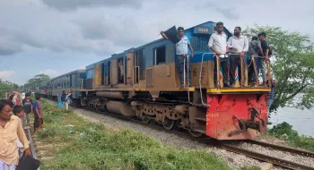 ৬টি ট্রেন বন্ধ ঘোষণা