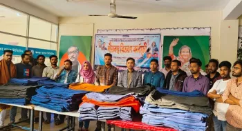 বেরোবি ছাত্রলীগের শীতবস্ত্র বিতরণ