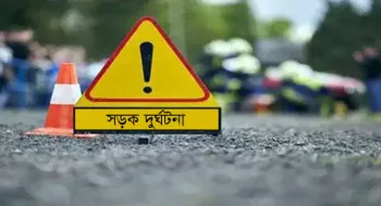 ভ্যানে প্রাইভেট কারের ধাক্কা, প্রাণ গেল চালকের