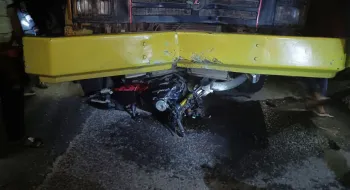 কু‌ড়িগ্রা‌মে মোটরসাইকেল নিয়ে ঘুরতে বেরিয়ে ট্রাকচাপায় প্রাণ গেলো ২ স্কুলছাত্রের