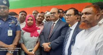কুড়িগ্রামের বিলুপ্ত ছিটমহল দাসিয়ার ছড়া পরিদর্শন করলেন প্রধান বিচারপতি 