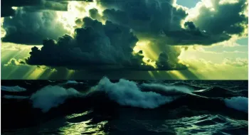 প্রবল শক্তিতে ধেয়ে আসছে রিমাল