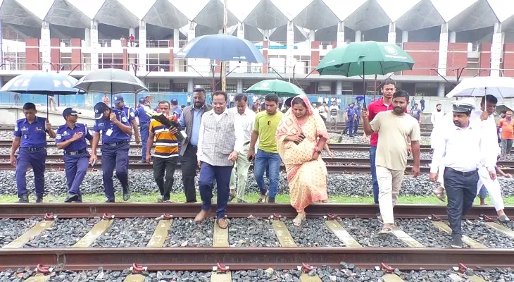 চিলাহাটি-হলদিবাড়ি রেলপথ পরিদর্শন করলেন ভারতীয় সহকারী হাই কমিশনার মনোজ কুমার চিলাহাটি-হলদিবাড়ি রেলপথ পরিদর্শন করলেন ভারতীয় সহকারী হাই কমিশনার মনোজ কুমার