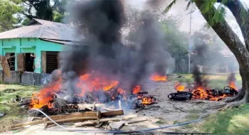 গাইবান্ধায় আ’লীগ-বিএনপির অফিসে পাল্টাপাল্টি হামলা