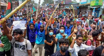 গাইবান্ধায় পুলিশের সঙ্গে ধাওয়া পাল্টা ধাওয়া, আহত অন্তত দুই শতাধিক
