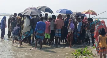 লালমনিরহাটের চরে তরুণীর মরদেহ, মেহেদি রাঙা হাতে লেখা ‘আই লাভ ইউ’