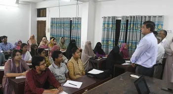 দীর্ঘ বন্ধ শেষে বেগম রোকেয়া বিশ্ববিদ্যালয়ে পুনরায় ক্লাস শুরু