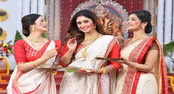 পূজার সাজগোজ: ষষ্ঠী-দশমী