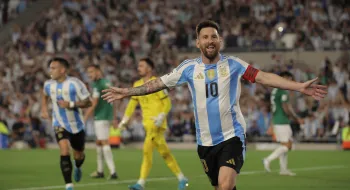 মেসির হ্যাটট্রিকে বড় জয় পেলো আর্জেন্টিনা