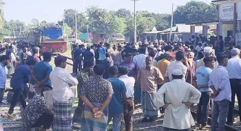কুড়িগ্রাম এক্সপ্রেসের যাত্রাবিরতির দাবিতে সাড়ে ৩ঘন্টা রেলপথ অবরোধ 