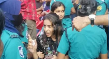 মহিলারাও মারধরের শিকার হচ্ছেন বঙ্গবন্ধু এভিনিউতে