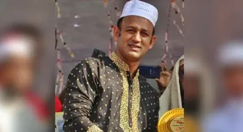 বদলে গেছেন ব্যারিস্টার সুমন, শুরু করেছেন নামাজ
