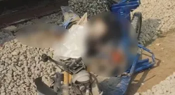 ট্রেনের ধাক্কায় অটোরিকশার ৫ যাত্রী নিহত