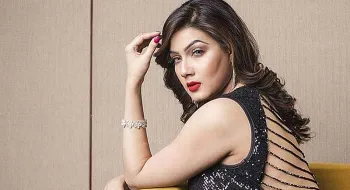ছেলেদের সঙ্গে কথা বলতে ভয় লাগে মাহির