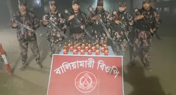 রৌমারী সিমান্তে মদ উদ্ধার