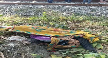 ডোমারে রেলপথের পাশে অজ্ঞাত বৃদ্ধার মরদেহ উদ্ধার