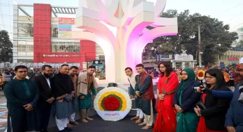 নীলফামারীতে বীর শহিদদের প্রতি শ্রদ্ধায় পুষ্পমাল্য অর্পণ