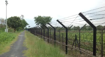 পঞ্চগড় সীমান্ত থেকে বাংলাদেশি কিশোরকে ধরে নিয়ে গেছে বিএসএফ
