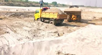 বালু সিন্ডিকেটের নিয়ন্ত্রক ছাত্রদল নেতা, ভাগ দেন পুলিশ-সাংবাদিককেও