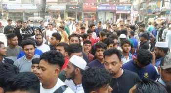 বিপিএলের টিকেট না পেয়ে বিসিবির সামনে বিক্ষোভ