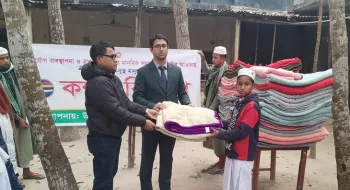 নীলফামারীতে ডিসি'র নির্দেশনায় মাদ্রাসা শিক্ষার্থীদের মাঝে কম্বল বিতরণ