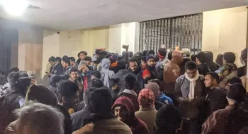 রাজশাহী বিশ্ববিদ্যালযয়ে প্রশাসন ভবনে ১০ ঘণ্টা ধরে অবরুদ্ধ ২ উপ-উপাচার্য