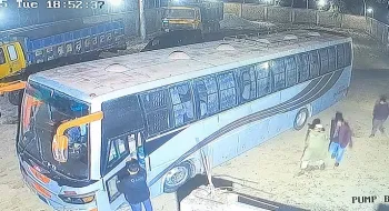 লালমনিরহাটে পেট্রোল পাম্প থেকে বাস চুরি