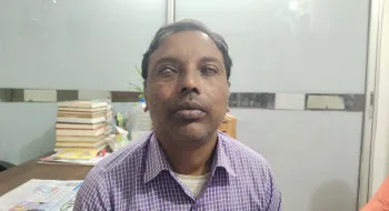 এক সড়ক দুর্ঘটায় জীবনে অন্ধকার নেমে আসে কুড়িগ্রামের বাস  শ্রমিক আবুল হোসেনের দৃষ্টিশক্তি ফেরত পেতে চায় সবার সহায়তা