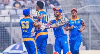 রংপুর কে হারিয়ে প্লে-অফের আশা বাঁচিয়ে রাখল খুলনা