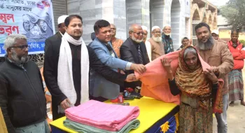 অসহায় মানুষের পাশে সমাজের বিত্তবান মানুষদের দাড়াতে অনুরোধ করলেন বেরোবি ভিসি